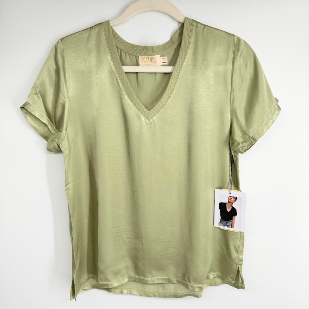 NEW NATION LTD June Sateen VNeck Top Women S Sage Green Short Sleeve Ribbed Trim